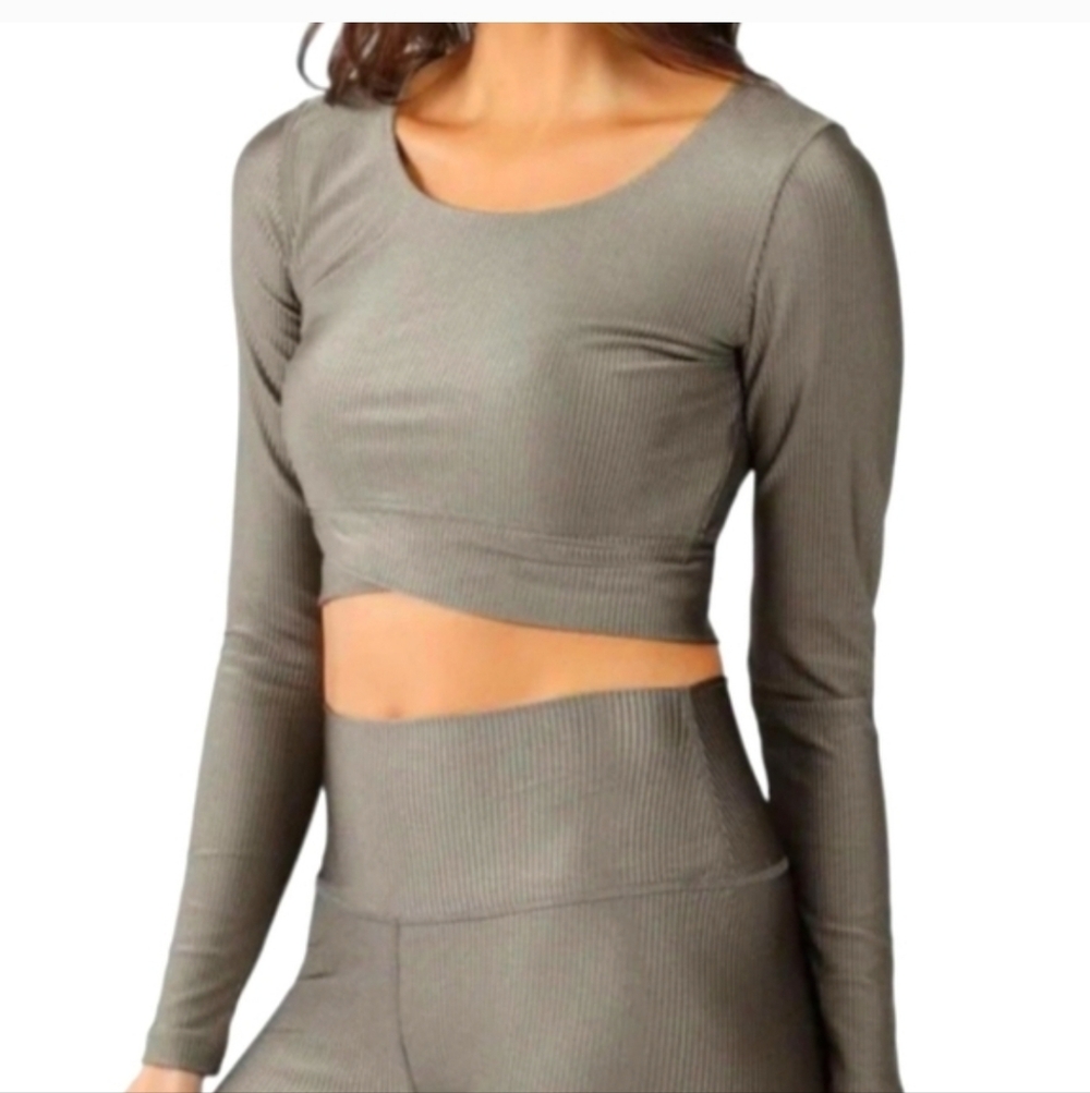 90 DEGREE BY REFLEX CROPPED LONG SLEEVE TOP TWIST FABRIC DETAIL NIGHT SAGE L